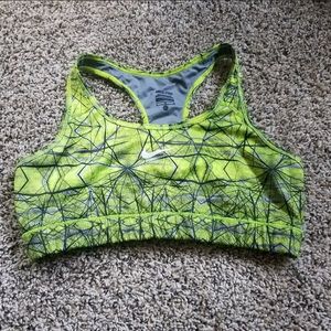 Women’s Nike pro sports bra